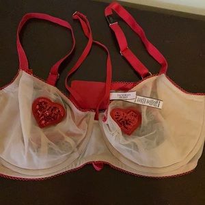 Victoria’s Secret Valentine’s Day bra. Brand new. 36DDD